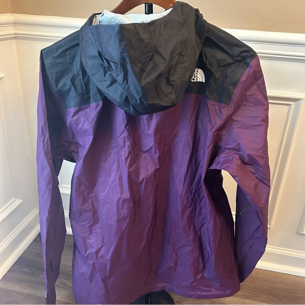 The North Face Men’s Venture 2 Waterproof Hooded Rain Jacket, Boysenberry New